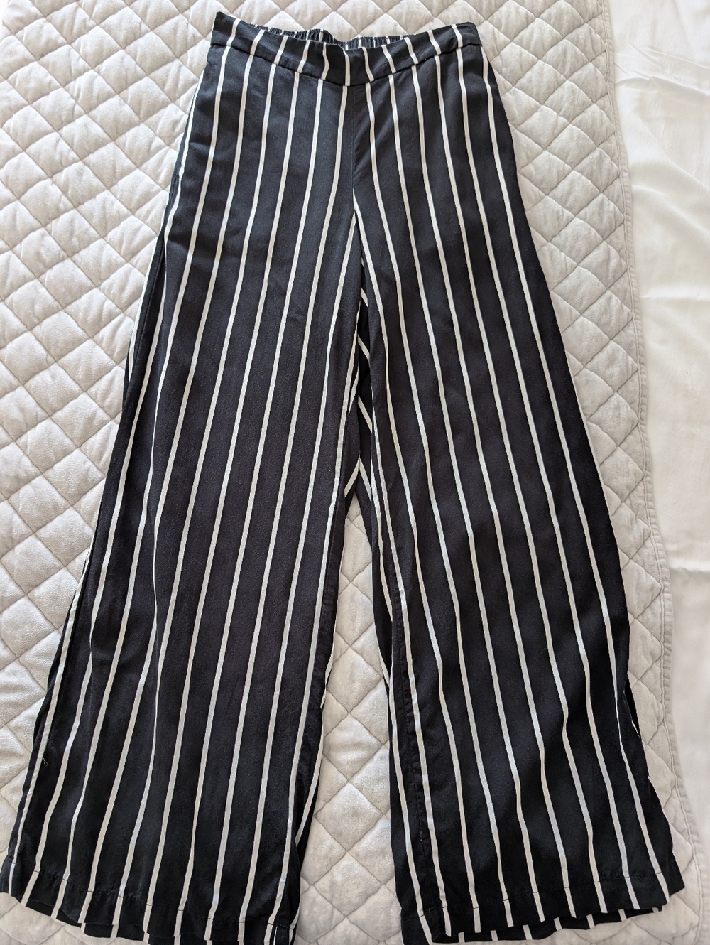 LIKE NEW Old Navy Playa Wide Leg Pants, Black Stripes, Size Small - Picture 2 of 9